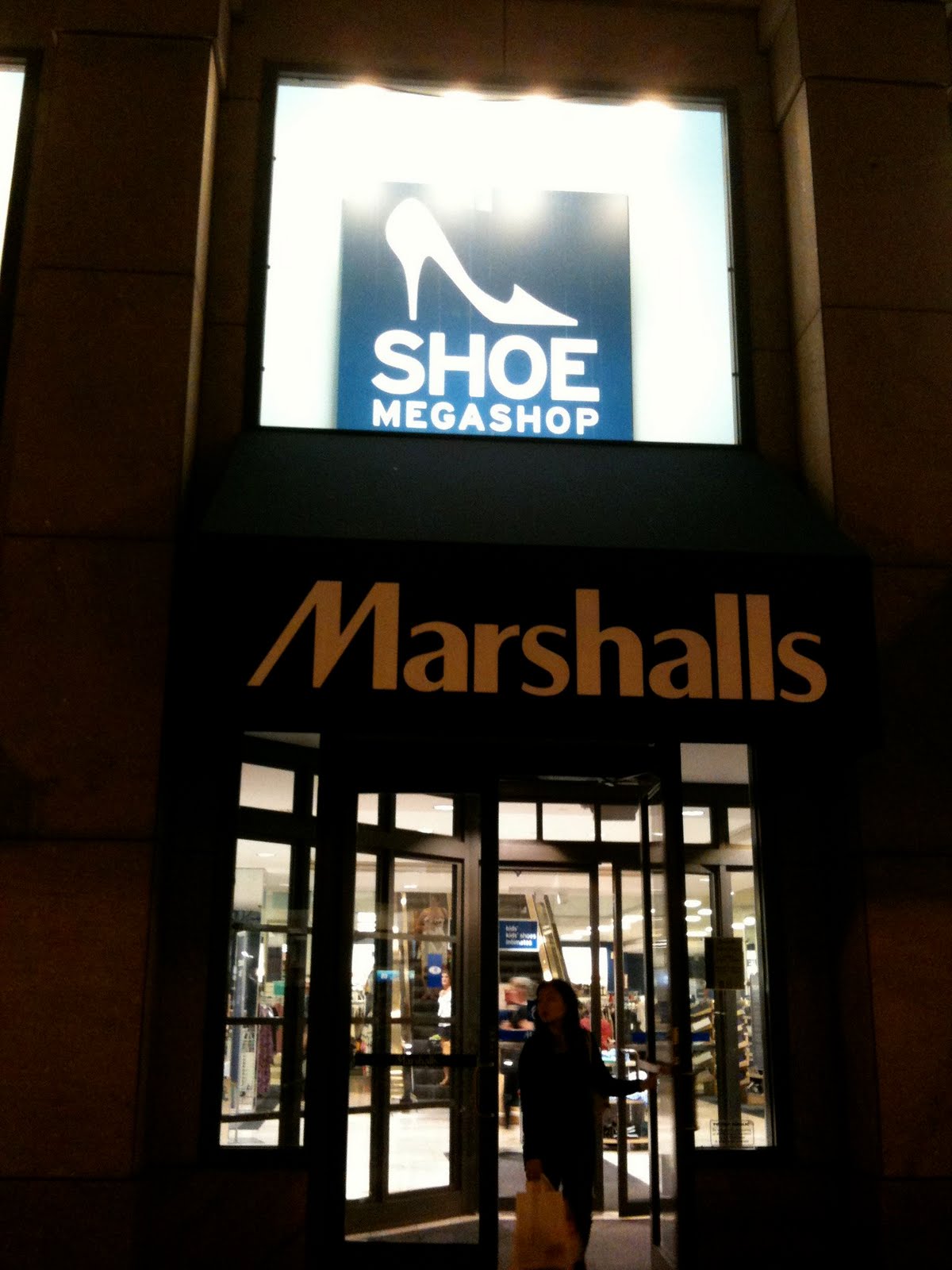 Find What’s New Marshalls Job Application Online. If you have a keen interest in the fashion industry and want to start working for a progressive company with bright ideas, hundreds of stores are ready to receive your Marshalls application.